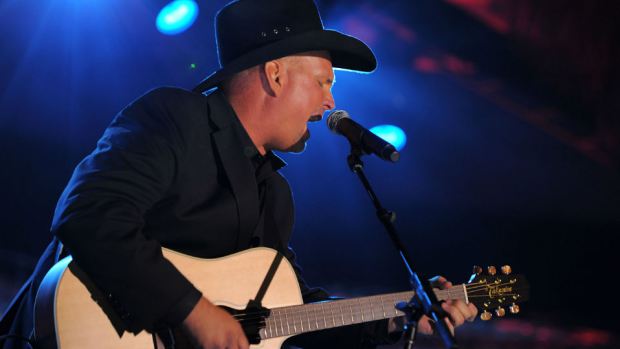 Trending Today: Garth Brooks Sells 400,000 Concert Tickets In Under Two Hours