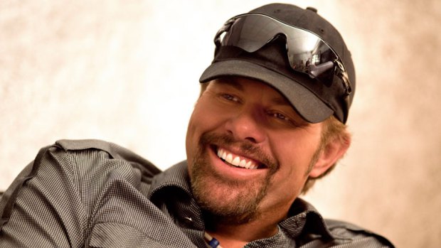 Toby Keith Talks Golfing, The Military, Willie Nelson On The Bus & More!