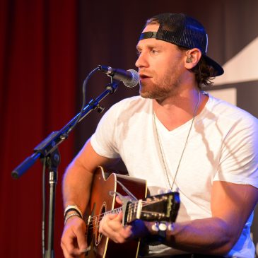Chase Rice Performs Gonna Wanna Tonight on Good Morning America