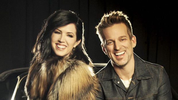 Thompson Square Releases Home Video For “You Make It Look So Good”!
