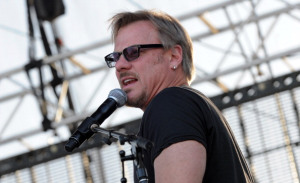 VIDEO: 99 Seconds Of Phil Vassar “Just Another Day In Paradise” at Joe’s Bar!