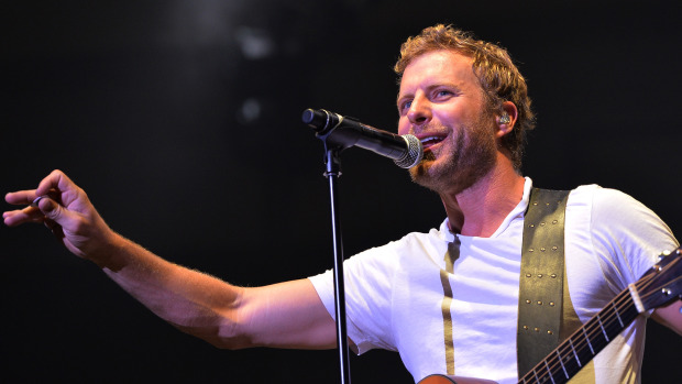 Dierks Bentley Debuts New Video For Drunk On A Plane